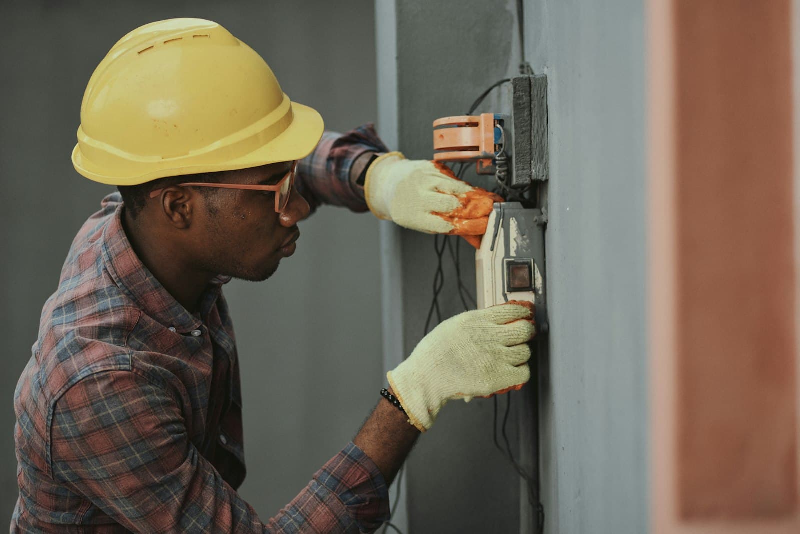Home Inspection Electrical Red Flags Every Temecula & Murrieta Buyer Should Know